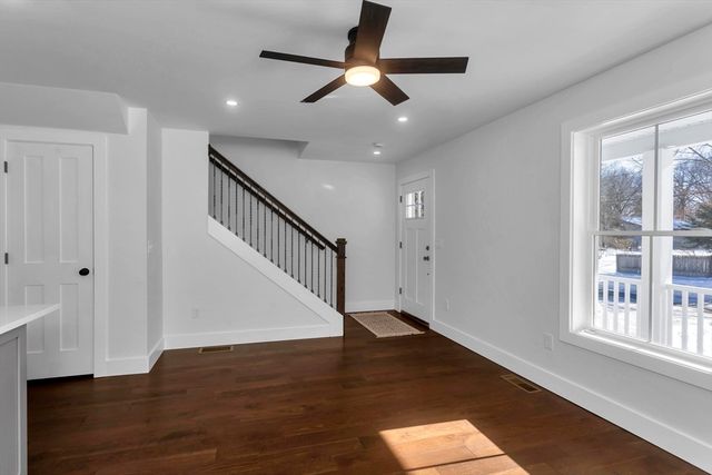 19 Cottage Ave, Southampton, MA 01073