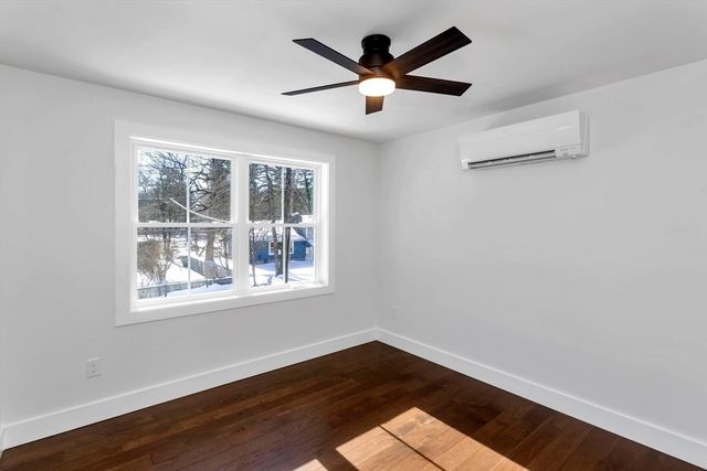 19 Cottage Ave, Southampton, MA 01073