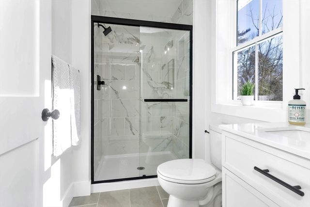 19 Cottage Ave, Southampton, MA 01073