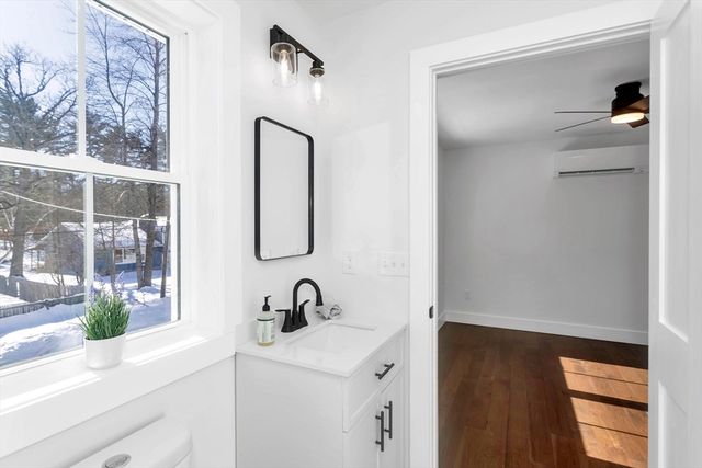 19 Cottage Ave, Southampton, MA 01073