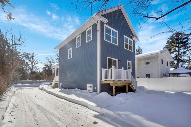 19 Cottage Ave, Southampton, MA 01073