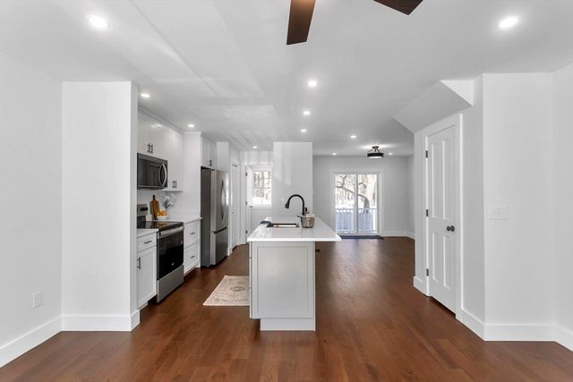 19 Cottage Ave, Southampton, MA 01073