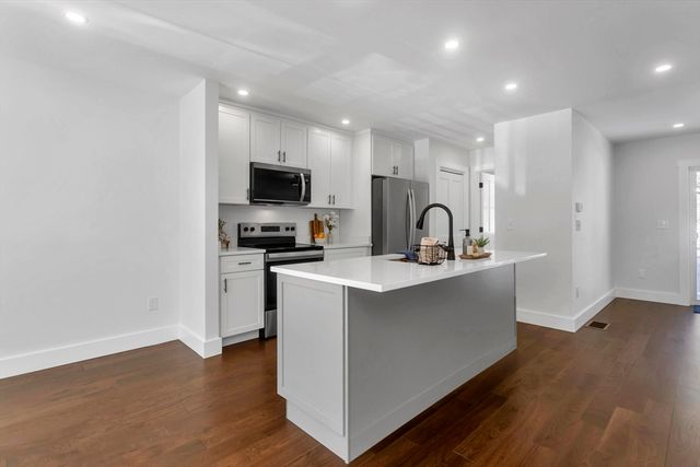 19 Cottage Ave, Southampton, MA 01073