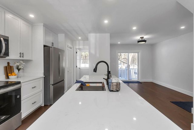 19 Cottage Ave, Southampton, MA 01073