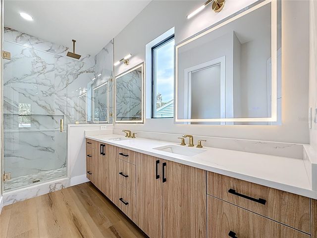 4219 W BAY VIEW AVENUE, Tampa, FL 33611