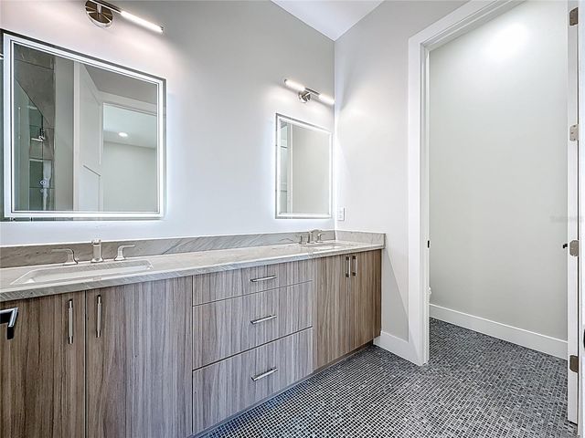 4219 W BAY VIEW AVENUE, Tampa, FL 33611