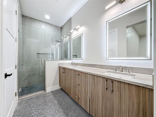 4219 W BAY VIEW AVENUE, Tampa, FL 33611