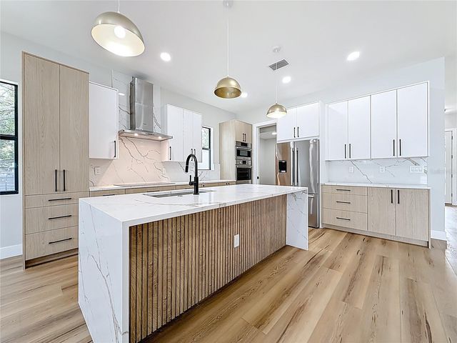 4219 W BAY VIEW AVENUE, Tampa, FL 33611