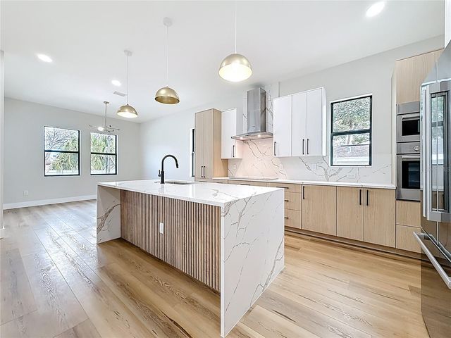 4219 W BAY VIEW AVENUE, Tampa, FL 33611