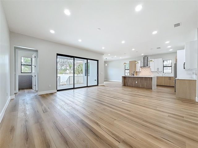 4219 W BAY VIEW AVENUE, Tampa, FL 33611