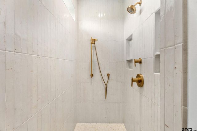 3143 Club Dr, Tyler, TX 75703