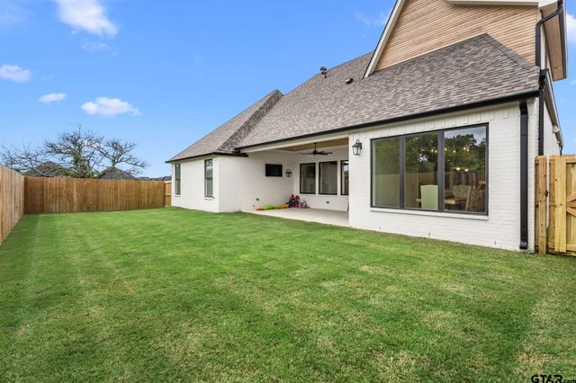 3143 Club Dr, Tyler, TX 75703