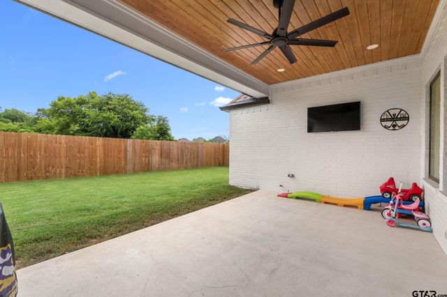 3143 Club Dr, Tyler, TX 75703