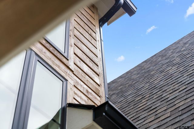 3143 Club Dr, Tyler, TX 75703