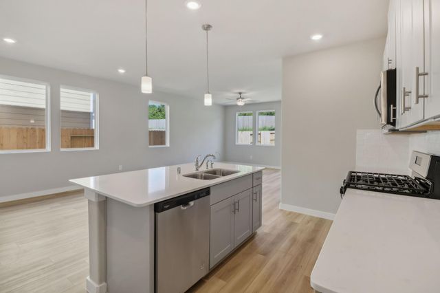 1651 Shae Oak Lane, Conroe, TX 77304