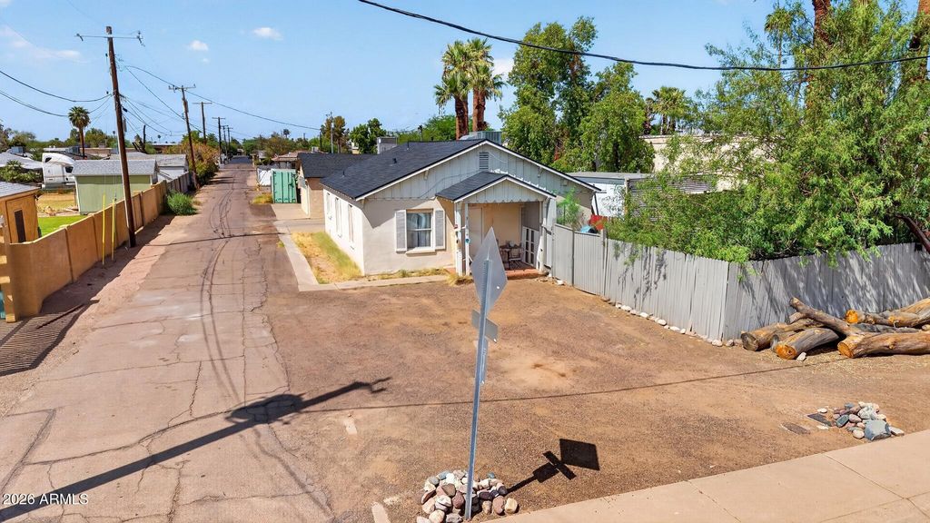 816 S WILSON Street S, Tempe, AZ 85281 — exterior