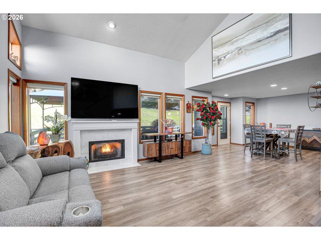 2217 Ne 179TH St F11, Ridgefield, WA 98642