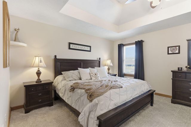 1551 W Pheasant Run Street, Springfield, MO 65810