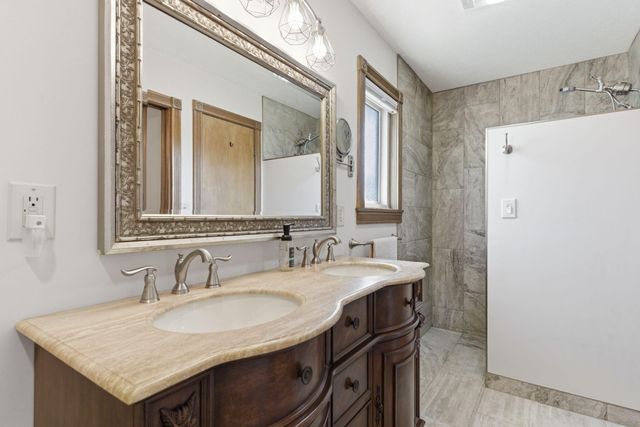 1551 W Pheasant Run Street, Springfield, MO 65810