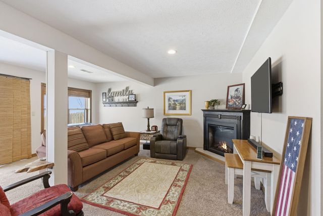 1551 W Pheasant Run Street, Springfield, MO 65810