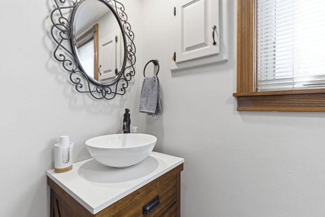 1551 W Pheasant Run Street, Springfield, MO 65810