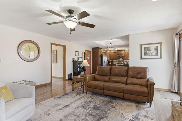 1551 W Pheasant Run Street, Springfield, MO 65810