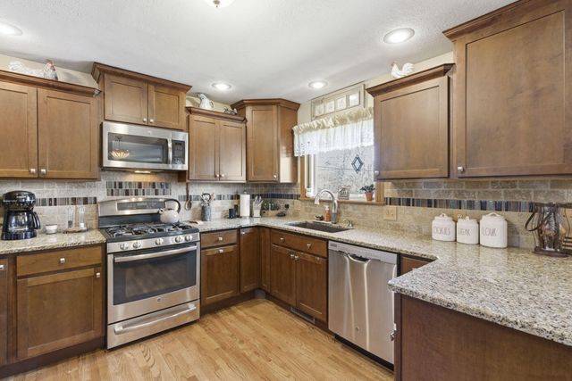 1551 W Pheasant Run Street, Springfield, MO 65810