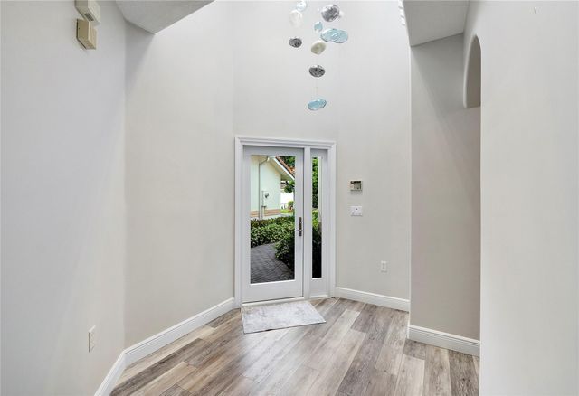 576 W Palm Aire Drive, Pompano Beach, FL 33069