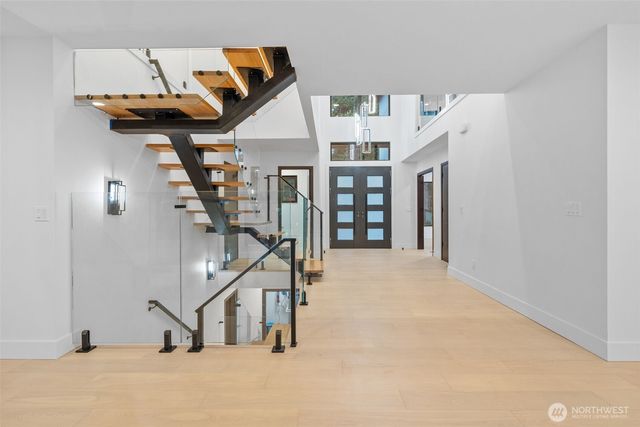 7907 240th Street SW, Edmonds, WA 98026