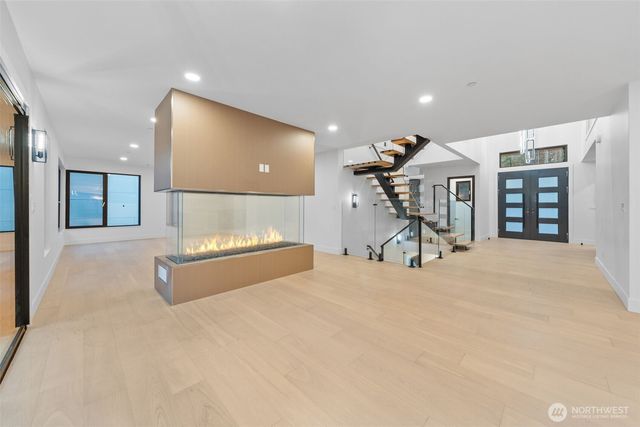 7907 240th Street SW, Edmonds, WA 98026