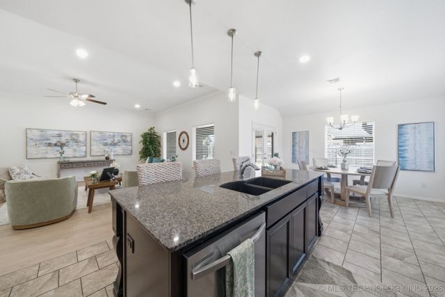 9097 E 138th Street S, Bixby, OK 74008