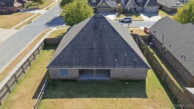 9097 E 138th Street S, Bixby, OK 74008