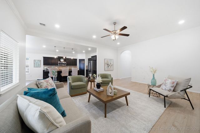 9097 E 138th Street S, Bixby, OK 74008