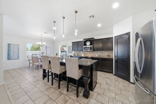 9097 E 138th Street S, Bixby, OK 74008