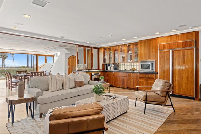 2617 Ocean Front Walk, San Diego, CA 92109