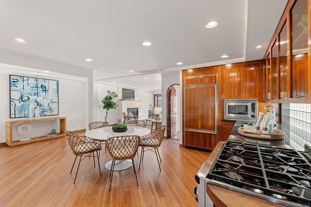 2617 Ocean Front Walk, San Diego, CA 92109