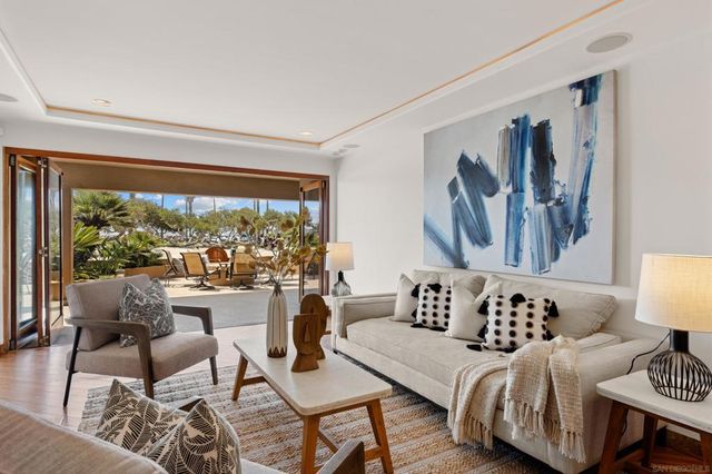 2617 Ocean Front Walk, San Diego, CA 92109