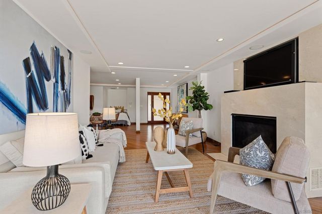 2617 Ocean Front Walk, San Diego, CA 92109