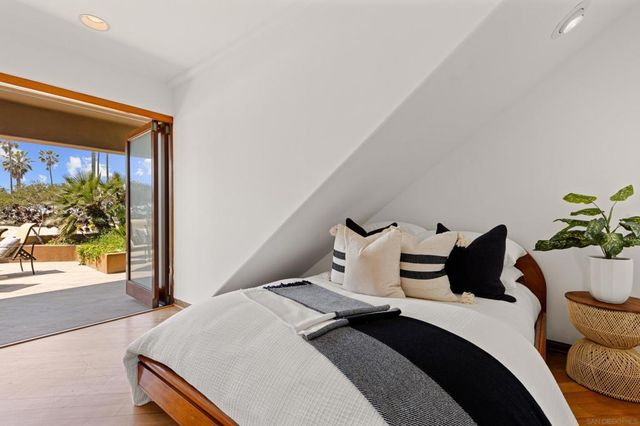 2617 Ocean Front Walk, San Diego, CA 92109