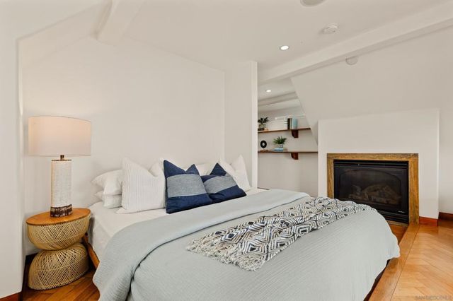 2617 Ocean Front Walk, San Diego, CA 92109