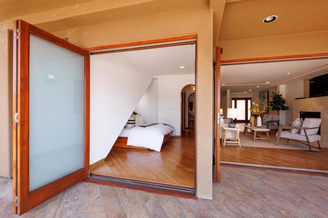 2617 Ocean Front Walk, San Diego, CA 92109