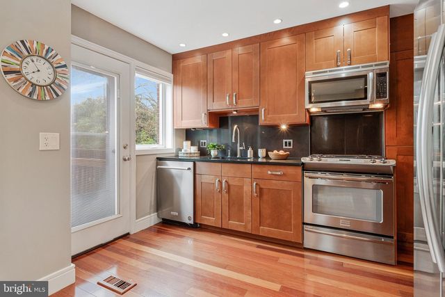 5-A CUSTIS AVE E, Alexandria, VA 22301