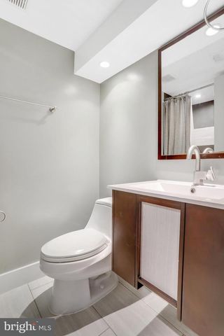 5-A CUSTIS AVE E, Alexandria, VA 22301