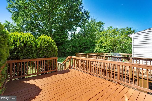 5-A CUSTIS AVE E, Alexandria, VA 22301