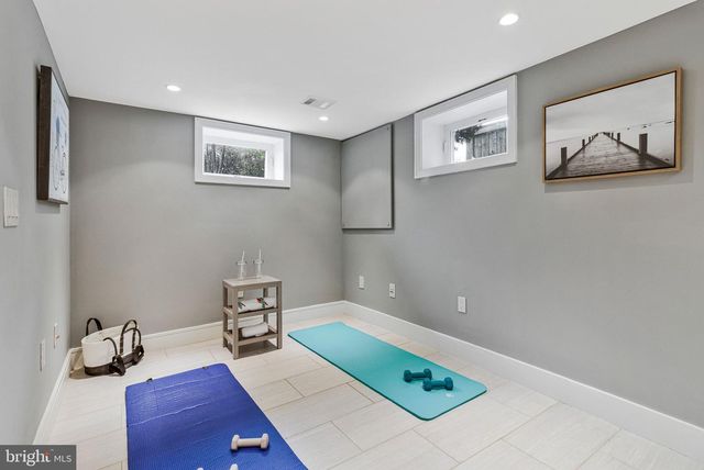 5-A CUSTIS AVE E, Alexandria, VA 22301