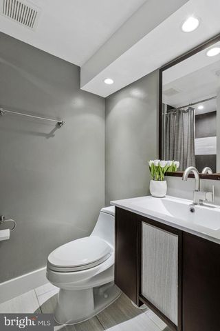 5-A CUSTIS AVE E, Alexandria, VA 22301