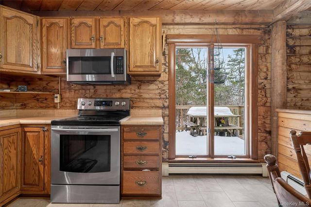 6 Dickinson Drive, Warwick, NY 10990