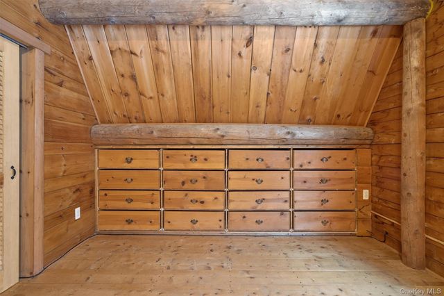 6 Dickinson Drive, Warwick, NY 10990