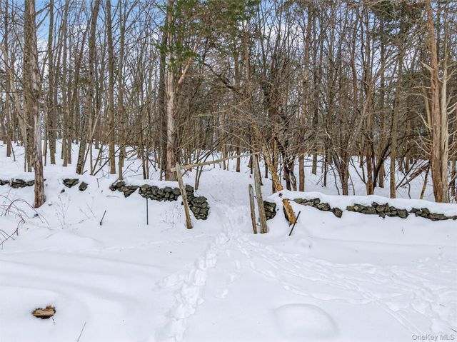 6 Dickinson Drive, Warwick, NY 10990