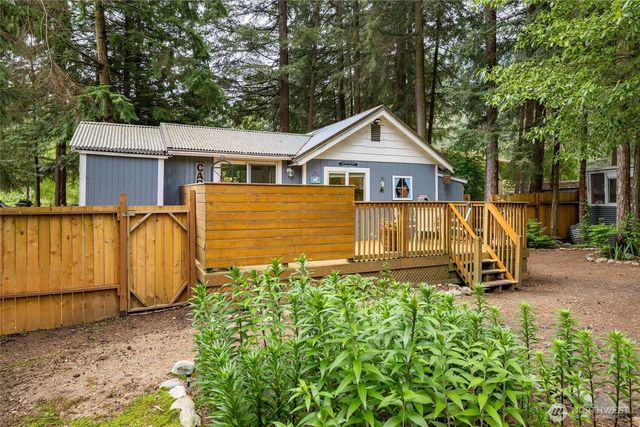 6124 Willow Pl, Maple Falls, WA 98266